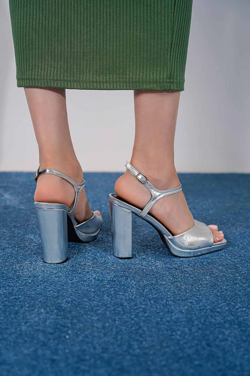 PLATFORM BLOCK HEEL