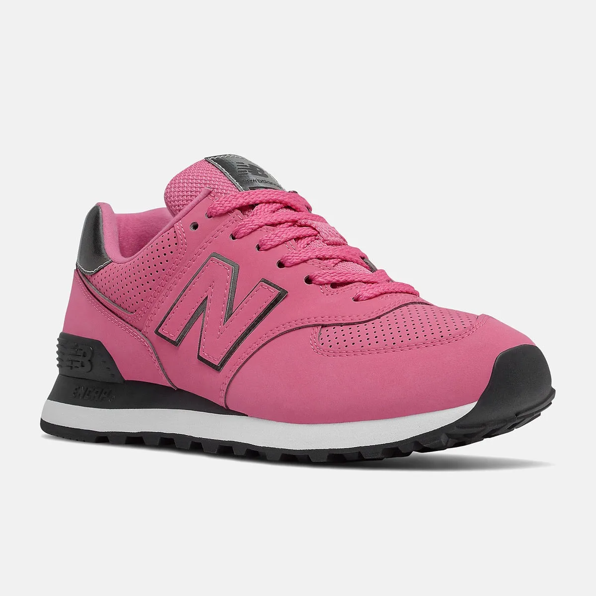 Scarpe Donna NEW BALANCE Sneakers 574 in Pelle Traforata colore Sporty Pink e Black